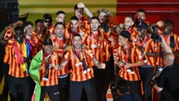 Galatasaray’da ayrılacak ve kalacak oyuncuların listesi