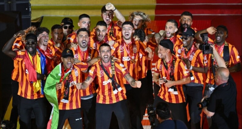 Galatasaray’da ayrılacak ve kalacak oyuncuların listesi