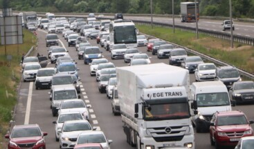 Anadolu Otoyolu’nda yoğun trafik… Ulaşım durma noktasında