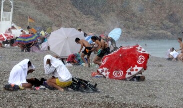 Antalya’da sağanak bastırdı, sıcaklık 11 derece düştü