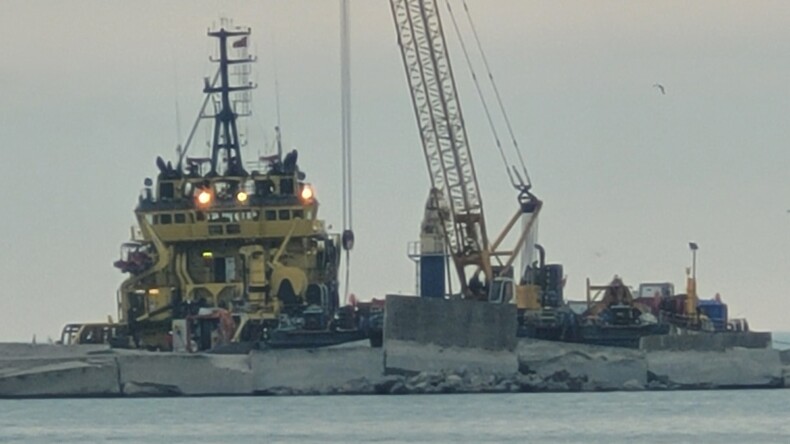 Batan gemi su altında kesildi, ‘cenaze emaresi’ bulunamadı