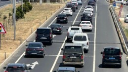 Bayram tatilinin son gününde dönüş trafiği yaşanıyor