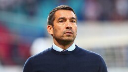 Beşiktaş Giovanni van Bronckhorst’u resmen açıkladı