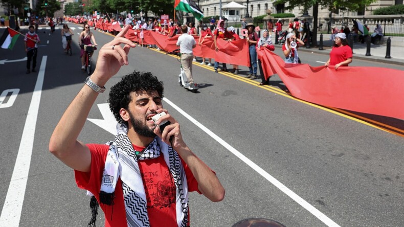 Beyaz Saray önünde ‘kırmızı çizgi’ eylemi