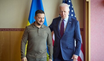 Biden ile Zelenskiy arasında kritik görüşme