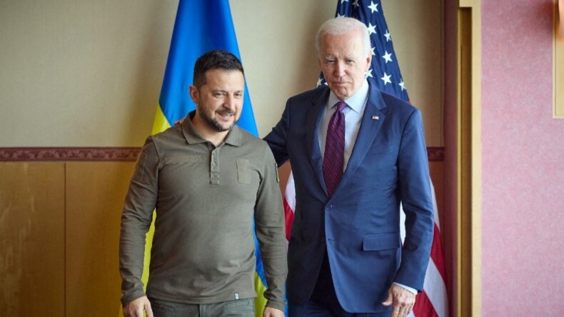 Biden ile Zelenskiy arasında kritik görüşme