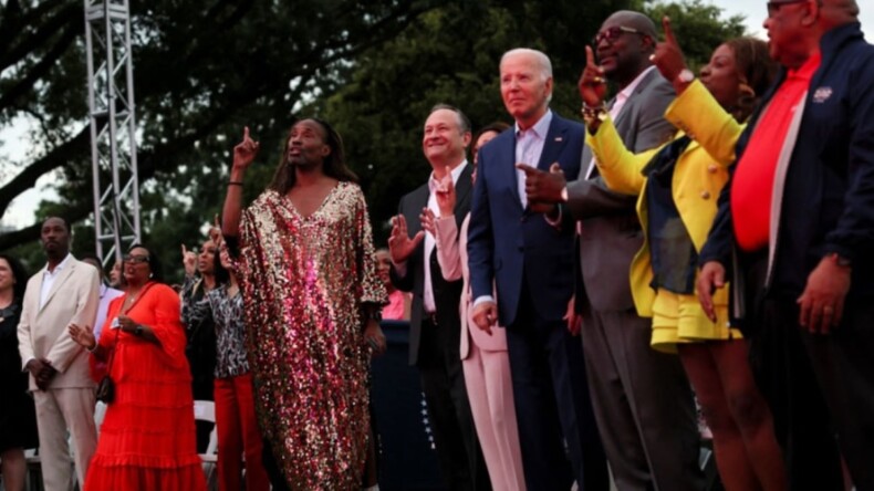 Biden’ın görüntüleri endişe yarattı: Bir dakika boyunca dondu kaldı