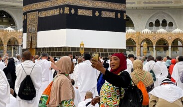 Diyanet’ten hacı adaylarına Kabe’de canlı yayın uyarısı