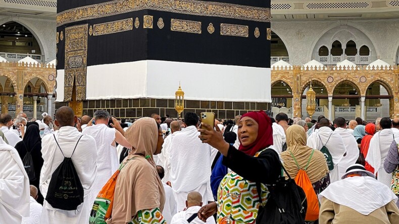 Diyanet’ten hacı adaylarına Kabe’de canlı yayın uyarısı