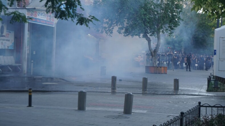 Diyarbakır ve Siirt’te Hakkari protestoları: Yaralı polisler ve gözaltılar var