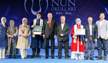 Erdoğan, torununa diplomasını verdi