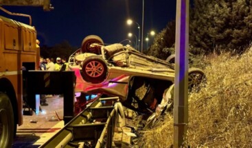 Kocaeli’de bariyere çarpan otomobildeki 3 kişi öldü