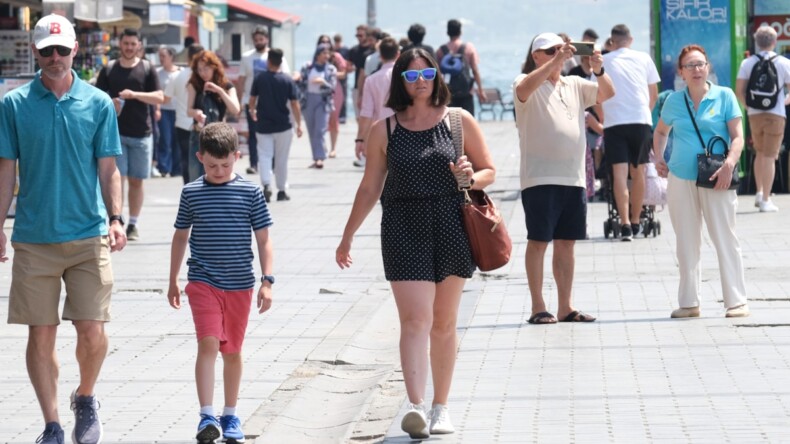 Meteoroloji’den sevindiren tahmin: Bunaltıcı sıcaklar ara veriyor