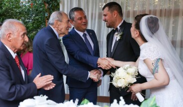 Özgür Özel ve eski CHP liderleri nikah şahidi oldu