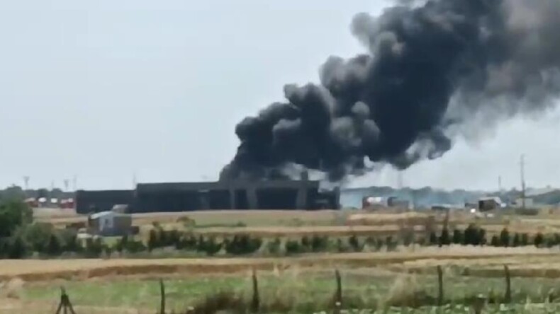 Silivri’de boya fabrikasında yangın