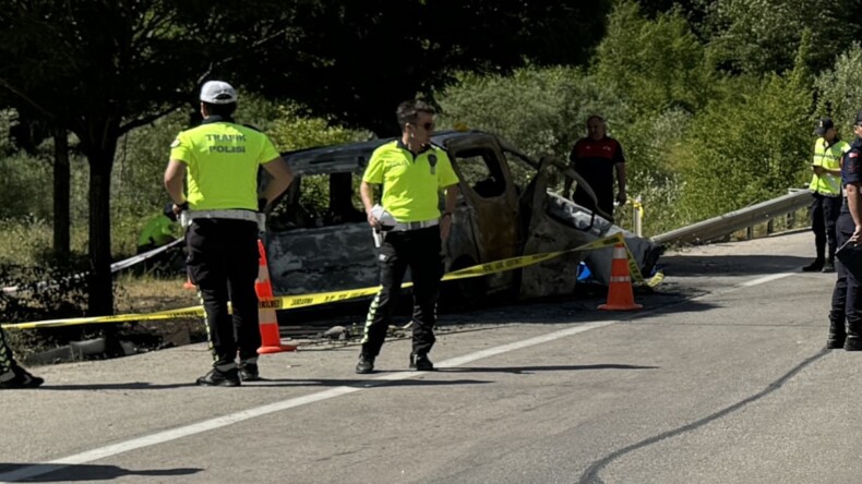 Sinop’ta kaza sonrası araç alev aldı: 3 ölü, 3 yaralı