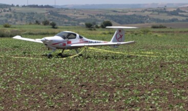 Tekirdağ’da uçak tarlaya indi