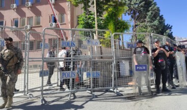 Yerine kayyum atanan Hakkari Belediye Başkanı hakim karşısında