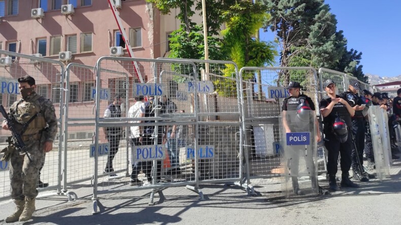 Yerine kayyum atanan Hakkari Belediye Başkanı hakim karşısında