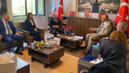 YRP- MHP bayramlaşmasında gaf üstüne gaf: “Devlet Bey evlenseydi…”