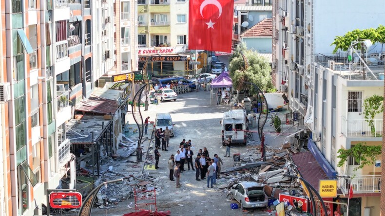 İzmir’de tablo ağır