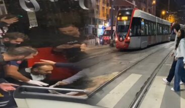 Fatih’te feci kaza: Bir kişiye tramvay çarptı