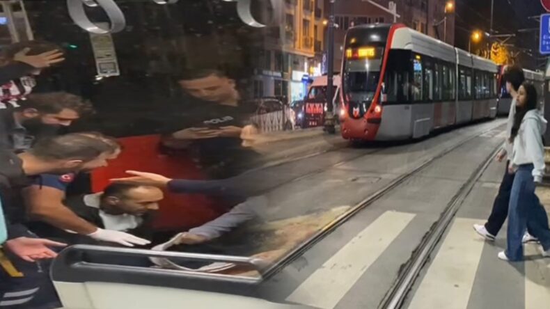 Fatih’te feci kaza: Bir kişiye tramvay çarptı