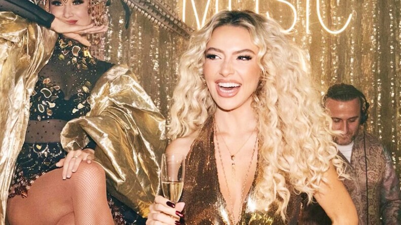 Hadise 39. yaşını görkemli bir partiyle kutladı