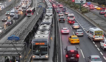 9 günlük ara bitti, İstanbul’da trafik yüzde 70’e dayandı