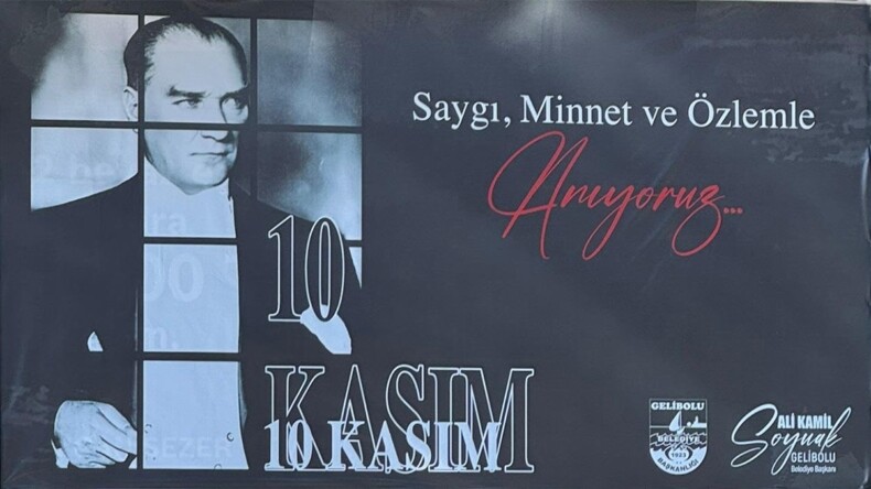 AKP’li belediyenin astığı Atatürk afişleri tepki sonrası kaldırıldı