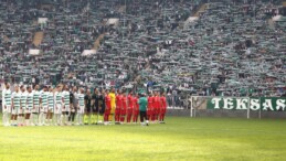 Bursaspor ikinci yarıda açıldı! Taraftarı önünde farka koştu