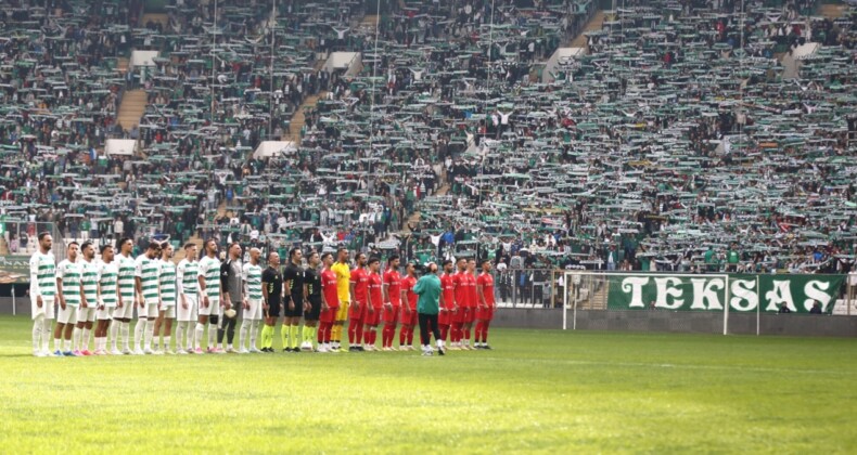 Bursaspor ikinci yarıda açıldı! Taraftarı önünde farka koştu