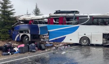 Eskişehir’de yolcu otobüsü devrildi: Ölü ve yaralılar var