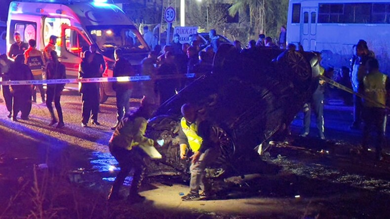 Osmaniye’de can pazarı: Üç araç birbirine girdi, 3 kişi hayatını kaybetti