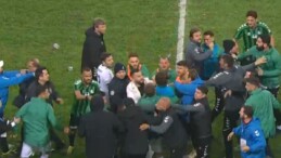 Sakaryaspor-Kocaelispor maçında ortalık karıştı!