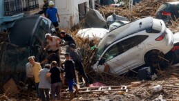 Sel felaketinde mucize kurtuluş: Altgeçide sıkışan aracında 3 gün bekledi