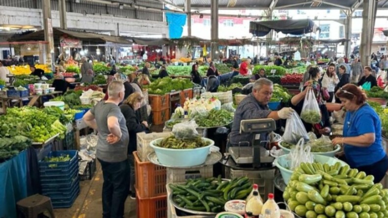 Şimşek’in enflasyon düşüyor dedi: Vatandaş pazarda isyan etti