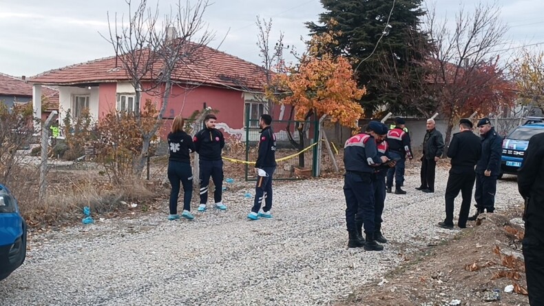 Şizofreni hastası dehşet şaçtı: Annesini ağır yaraladı eniştesi öldürdü